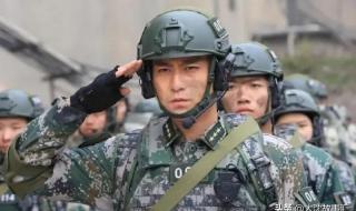 演员李飞帮妈妈卖鱼